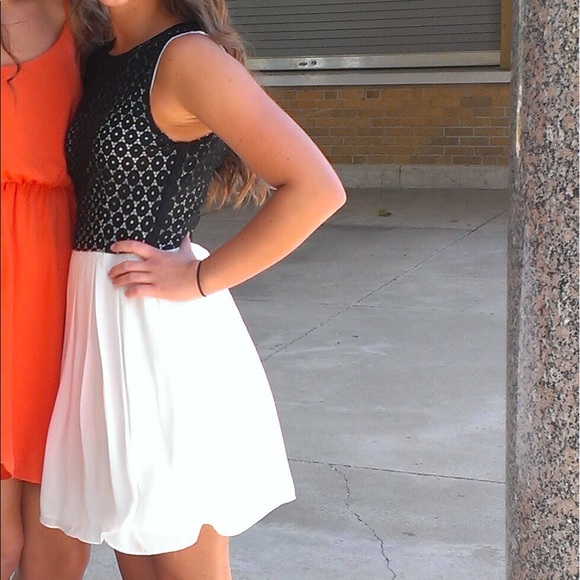 black and white dresses at dillards